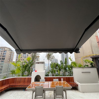 Sterk opin útdraganleg skyggni